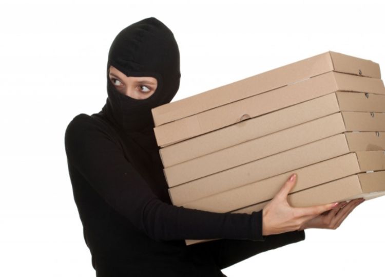 Žena pljačkala kuće i palila prodavnice