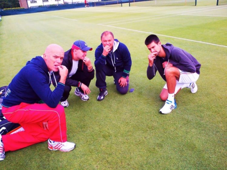 Nole počeo da trenira na Vimbldonu : Trava za užinu