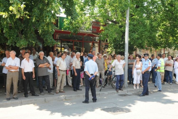 Protestovali i mali akcionari: Kriminal u privatizacijama niko ne kažnjava