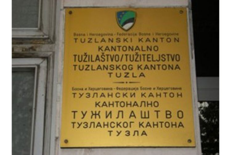 Ešef Čaušević pijan ispalio hitac u glavu supruzi Zirajeti