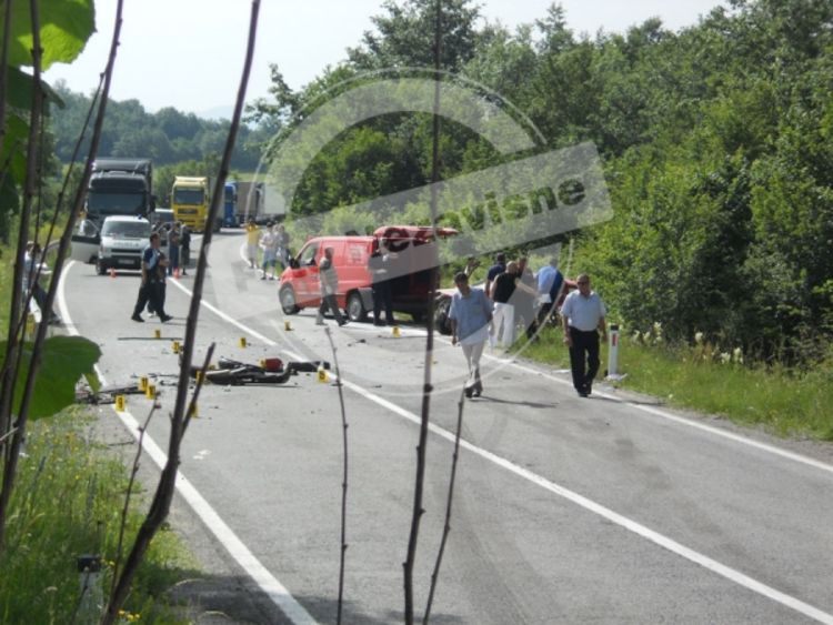 Stravična saobraćajka: Četiri osobe poginule, dvije teško povrijeđene