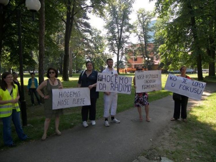Policija RS građanima naplaćuje proteste