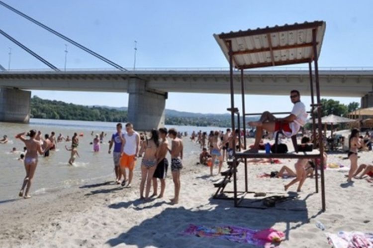 Mladiću polomljene kosti lica