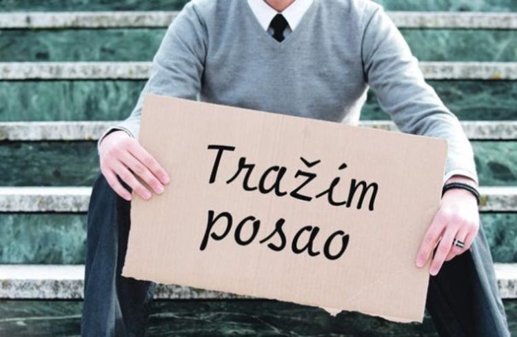 Šta se sve može otkriti tragajući za poslom: Traži sekretaricu koja će živjeti s njim