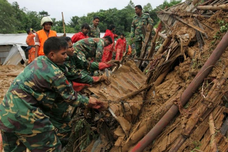 Najmanje stotinu poginulih u Bangladešu