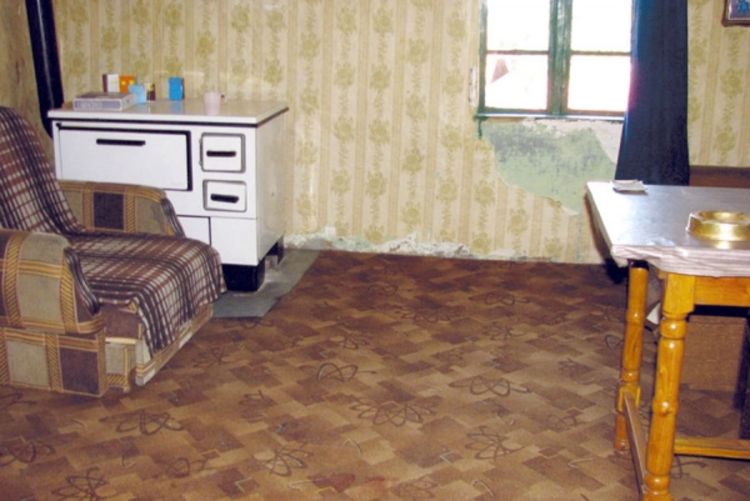 Majku ubio pred njihovo dvoje djece, pa im dao po krem-bananicu