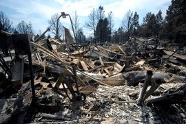 Vojni avion pao pri gašenju požara