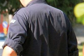 Policajac djevojku silovao pendrekom
