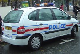 Muškarac uzeo taoce u školskom kompleksu