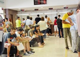 Kulminirala nervoza u redovima za pasoše