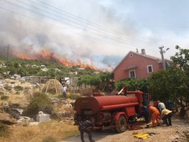 Nadljudska borba s brojnim požarima: Vatra došla do kuća