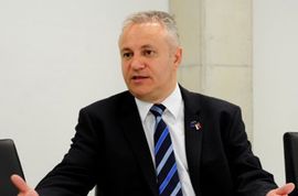 DS: Dinkićeve priče o departizaciji - šarena laža
