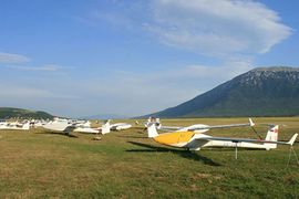Kod Livna se sudarila 2 aviona, pilot se spasao skokom