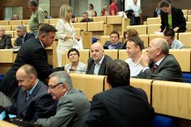 Pokrenuli Budimirovu smjenu bez potrebnih glasova