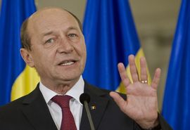 Referendum propao, Basesku opstao