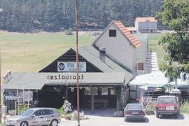 Izbacio goste iz restorana, za Srbe nema hranu