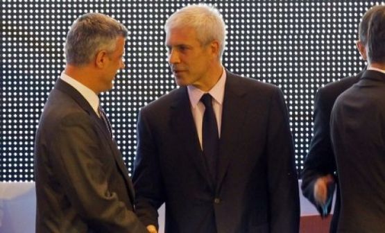 Albanci (uglavnom) ne odobravaju rukovanje Tadića i Tačija
