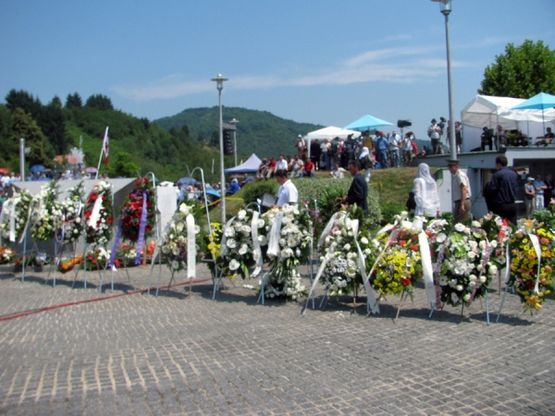 Sutra komemoracija  u Srebrenici