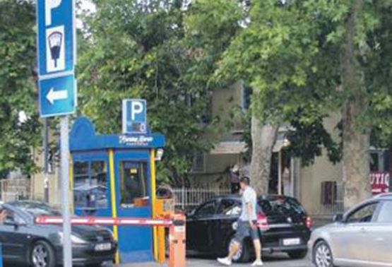 Crnogorci papreno naplaćuju parkinge
