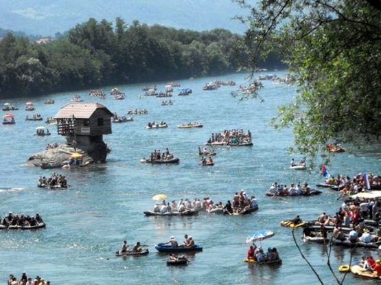 Drinom plovi više od 1.000 čamaca