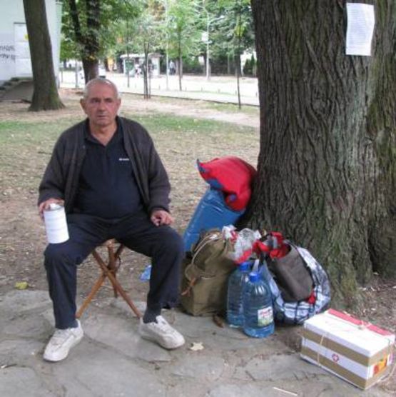 Štrajkač prijeti samospaljivanjem pred Vladom RS