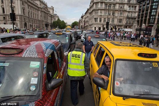 Londonski taksisti blokirali saobraćaj