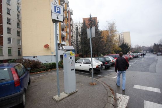 Počela izgradnja parking prostora na više lokacija u gradu
