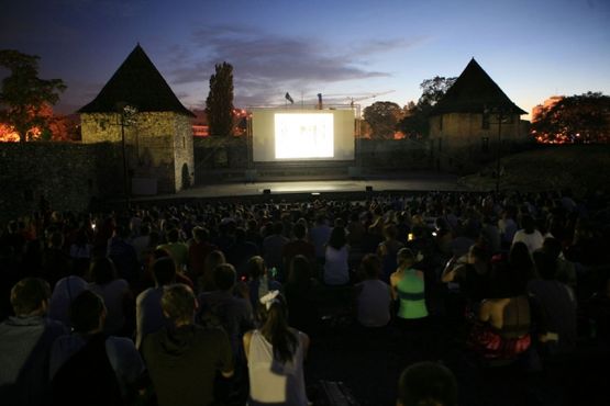 Kratkofil: Film Slava kurvi napunila Kastel
