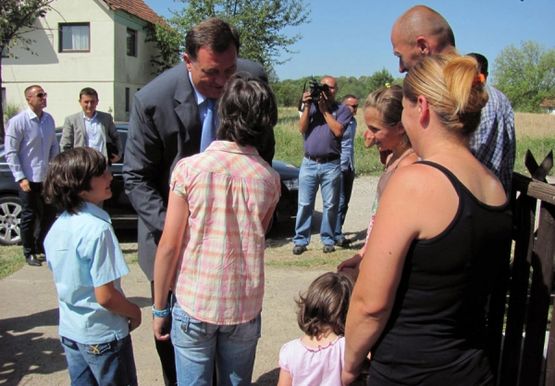 Dodik posjetio šestočlanu porodicu Đukić