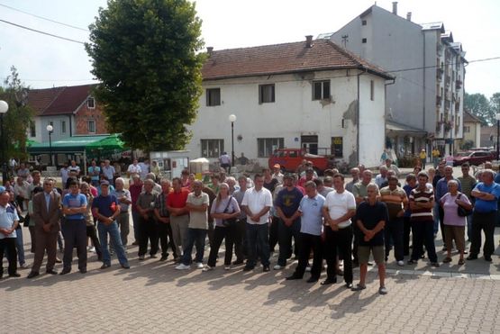 Protest malinara u Bratuncu