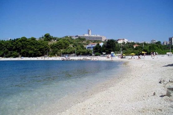 Princ napustio Split jer nije dobio zatvorenu plažu