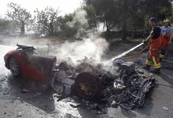 Banegi izgorio skupocjeni ferari
