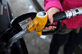 Pokvareni aparat častio jeftinim gorivom