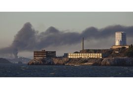 Veliki požar u kalifornijskoj rafineriji nafte