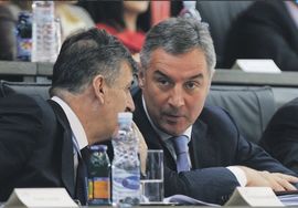  Đukanović i Marović volontiraju u DPS-u