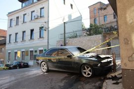 Gorio BMW u naselju Alifakovac