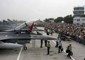 Jurofajter, F 16 i mig 29 u septembru nad Batajnicom