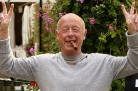 Toni Skot je živio kao akcioni junaci njegovih filmova