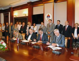 Potpisan ugovor o izgradnji autoputa Prnjavor-Doboj