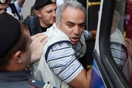 Kasparov oslobođen optužbi za učešće u protestima zbog Pusi rajota