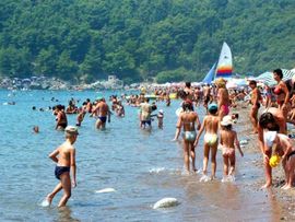 Svaki treći turista u Crnoj Gori iz Srbije