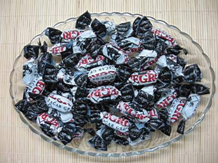 Turci kopirali Pionirovu lješnik karamelu i negro bombone