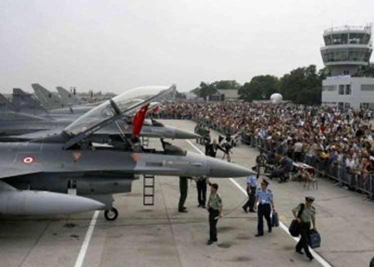 Jurofajter, F 16 i mig 29 u septembru nad Batajnicom