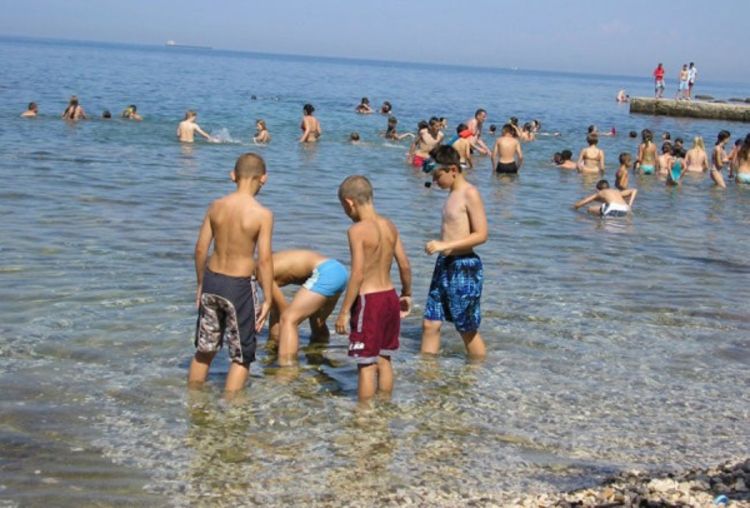Pedofil namamio djevojčicu (10) u kuću i fotografisao je golu