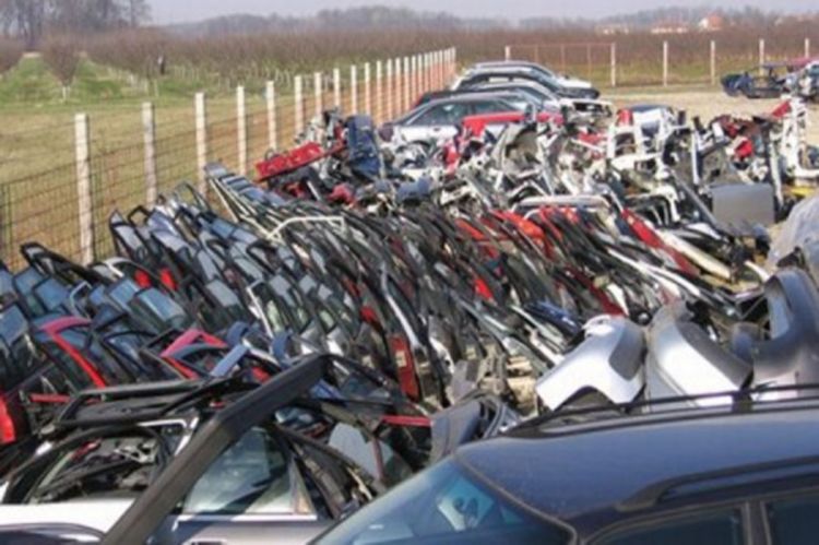 Na auto-otpadu Lola pronađen ukradeni golf