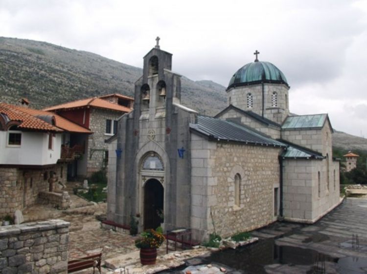 Manastir Tvrdoš nije ugrožen  požarom