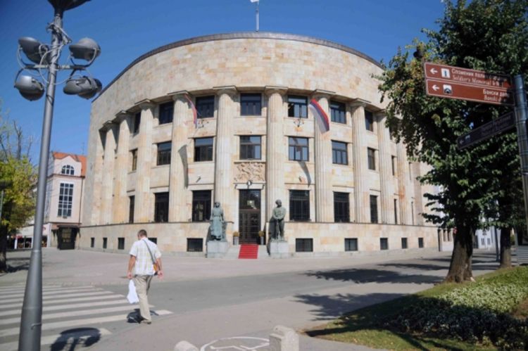 Bivši predsjednici RS bez privilegija