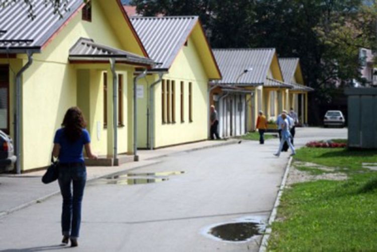 Drama u službi hitne pomoći u Kneževu: Zarobio medicinsku sestru i doktora