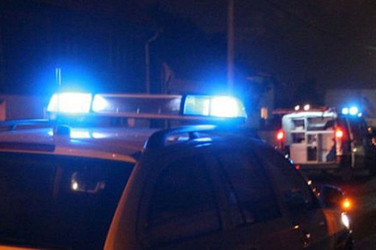 Huligani u Novom Sadu razbijali automobile i reklame Hrvatske