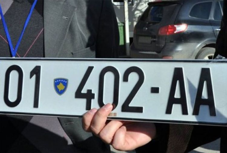 Srbi sumnjaju da su im registarske tablice označene